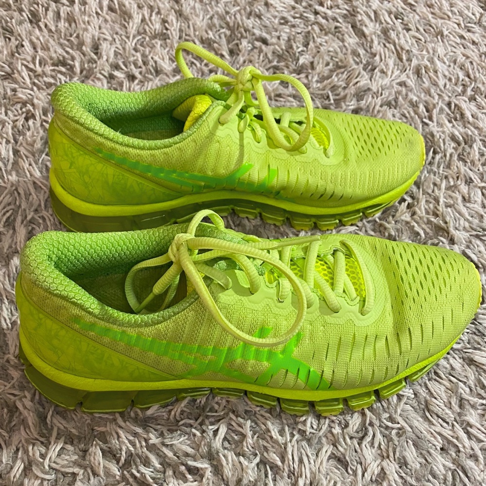 RARE Women’s Asics Gel Quantum 360 Running Shoes